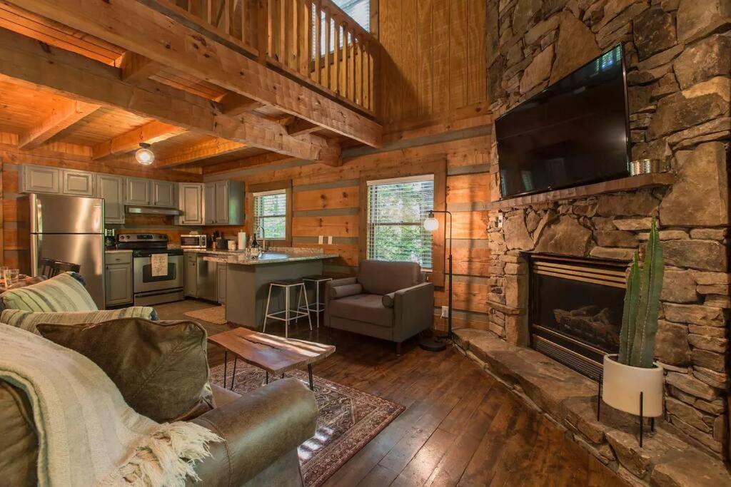 Southern Oak Cabin - Newly Remodeled - Close To All Attractions Sevierville Exterior foto